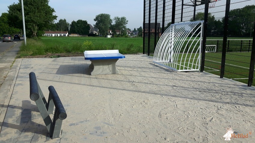 Sportterrein, naast de voetbalkooi uit Sint-Katelijne-Waver