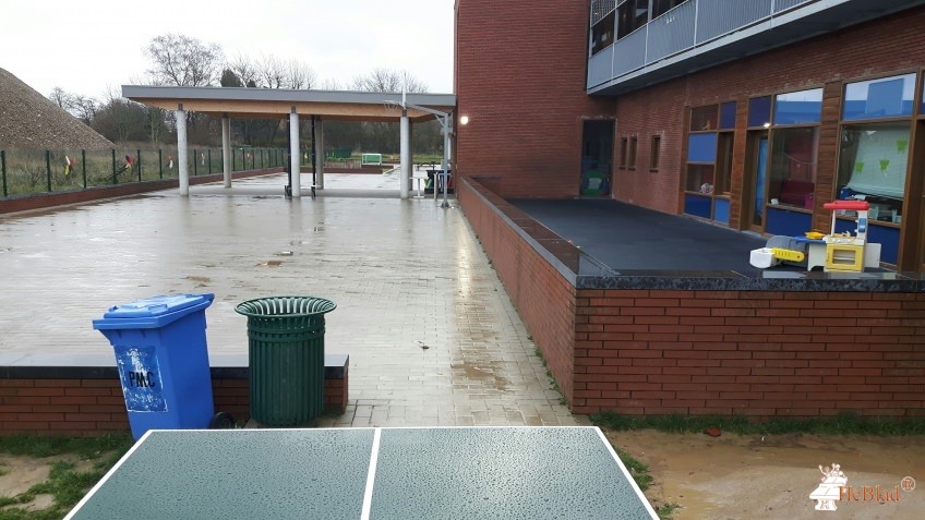 Ecole communale de Genval uit Genval