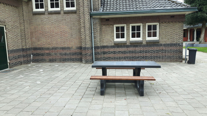 Ensemble pique-nique DeLuxe béton anthracite, accessible aux fauteuils roulants