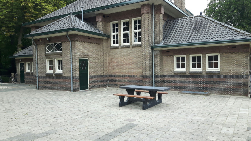 Ensemble pique-nique DeLuxe béton anthracite, accessible aux fauteuils roulants