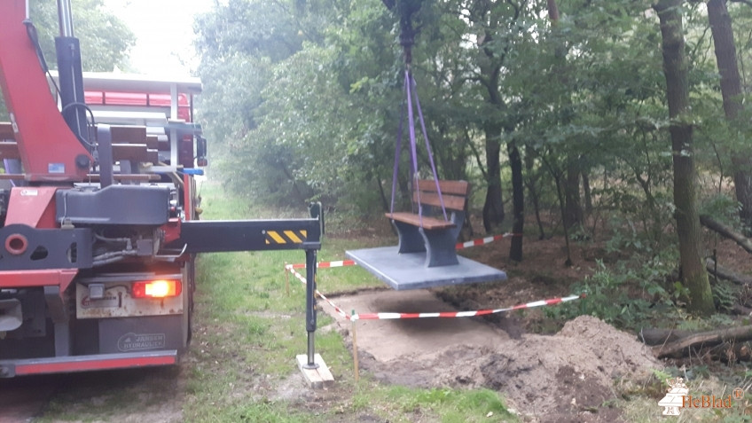 Banc de Parc en béton anthracite avec plaque de fond