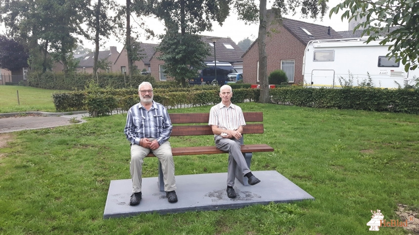 Banc de Parc en béton anthracite avec plaque de fond