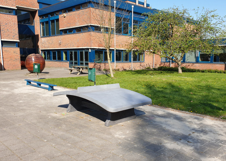 Table de Footvolley en béton anthracite