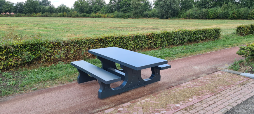 Ensemble pique-nique Standard anthracite laqué, accessible aux fauteuils roulants