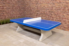 Table de ping-pong bleue, angles arrondies
