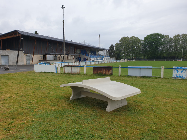 Table Footvolley en béton naturel