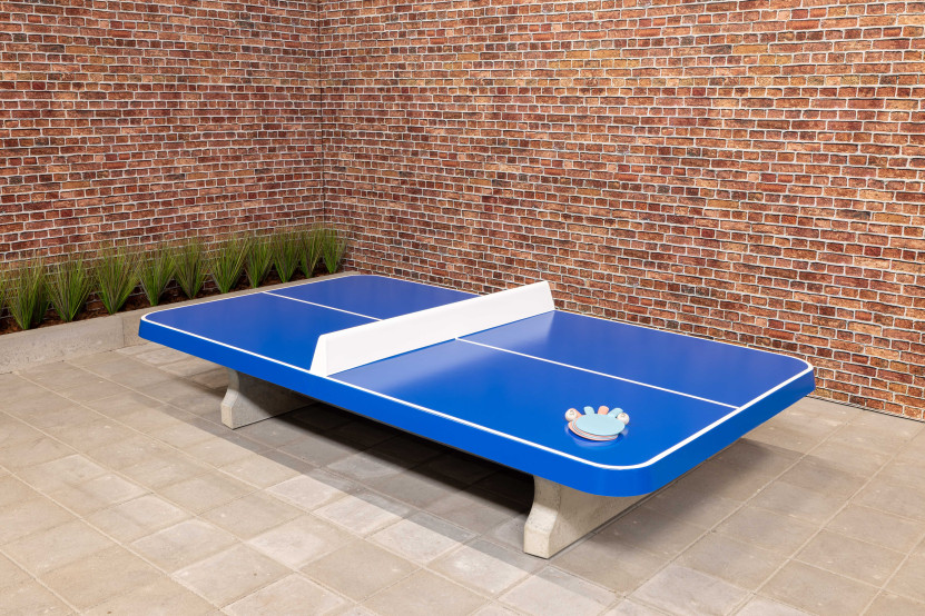 Table de ping pong basse bleu, angles arrondis