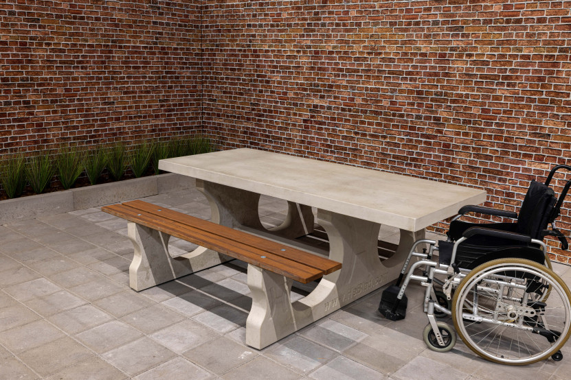 Table de pique-nique DeLuxe accessible aux fauteuils roulants