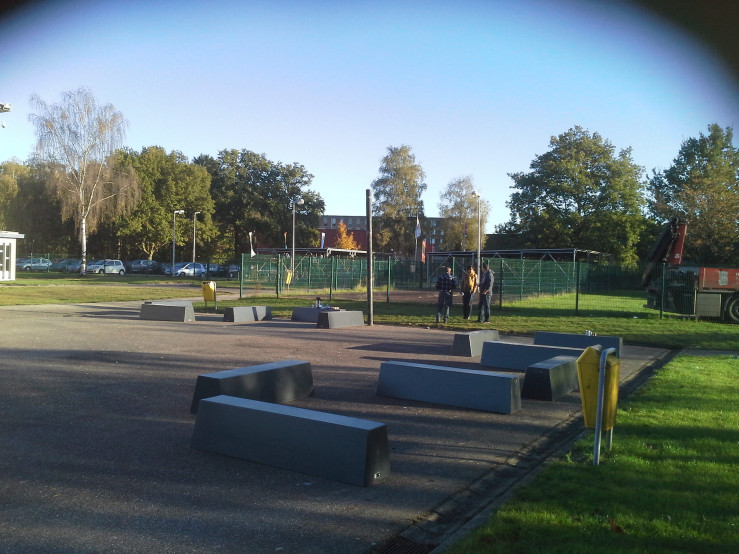 Ensemble de bancs en béton