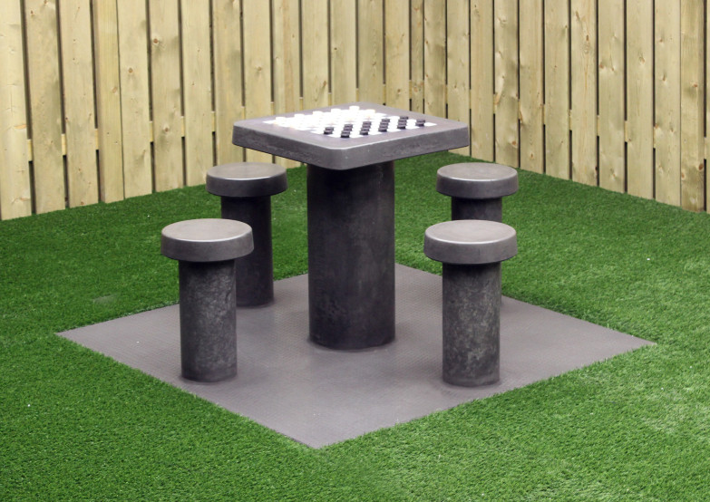Table de jeu de dames en béton anthracite 4 personnes