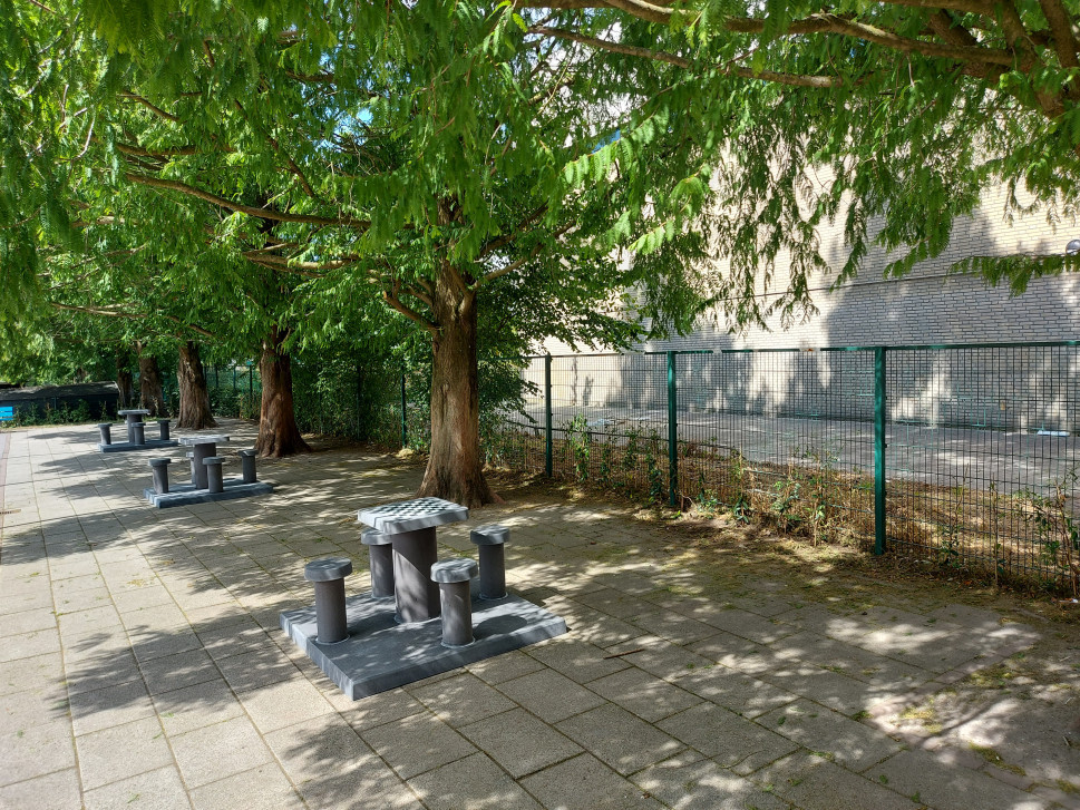 Tables de ping-pong en béton, Ensembles pique-nique en béton et Bancs en béton